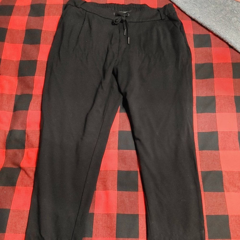 Suzy Shier black strechy pants